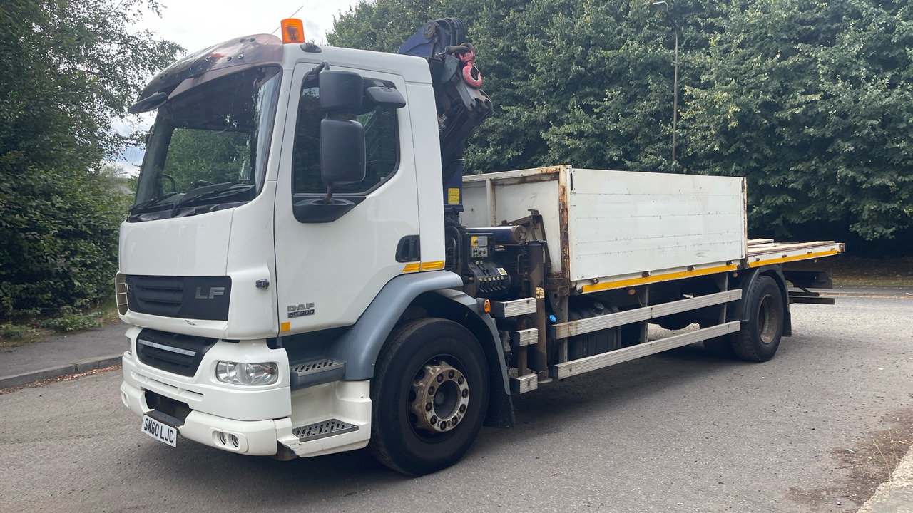 DAF LF 55.300 - Platós teherautó, Darus autó: 2 kép. DAF LF 55.300 - Platós teherautó, Darus autó: 2 kép.