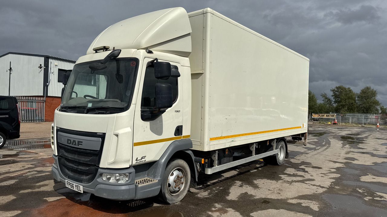 DAF TRUCKS LF LF 150 FA 08T - Dobozos felépítményű teherautó: 2 kép. DAF TRUCKS LF LF 150 FA 08T - Dobozos felépítményű teherautó: 2 kép.