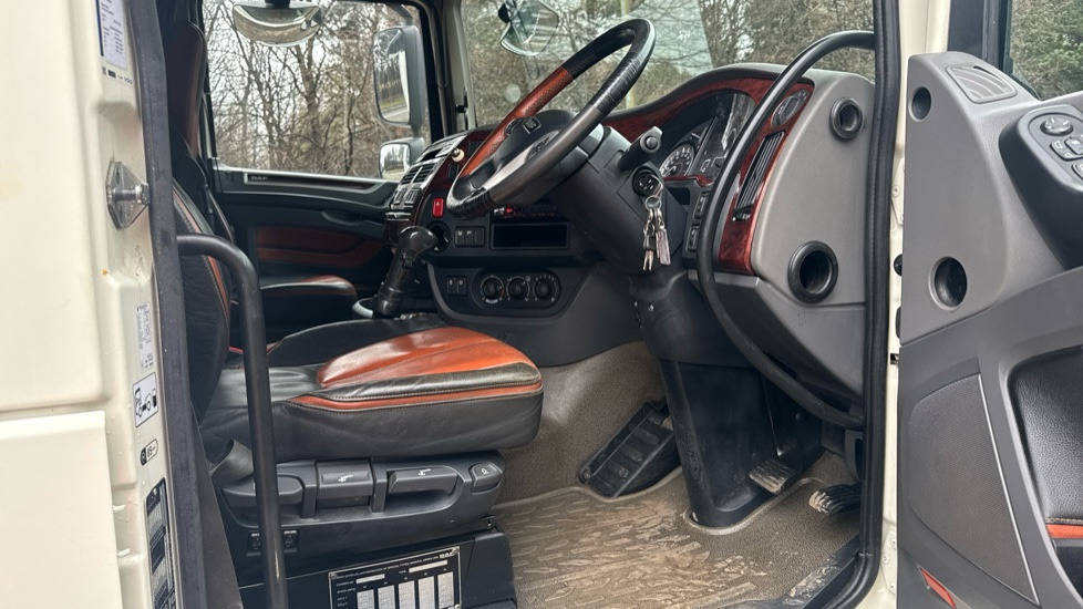 DAF XF 510 - Traktor: 5 kép. DAF XF 510 - Traktor: 5 kép.