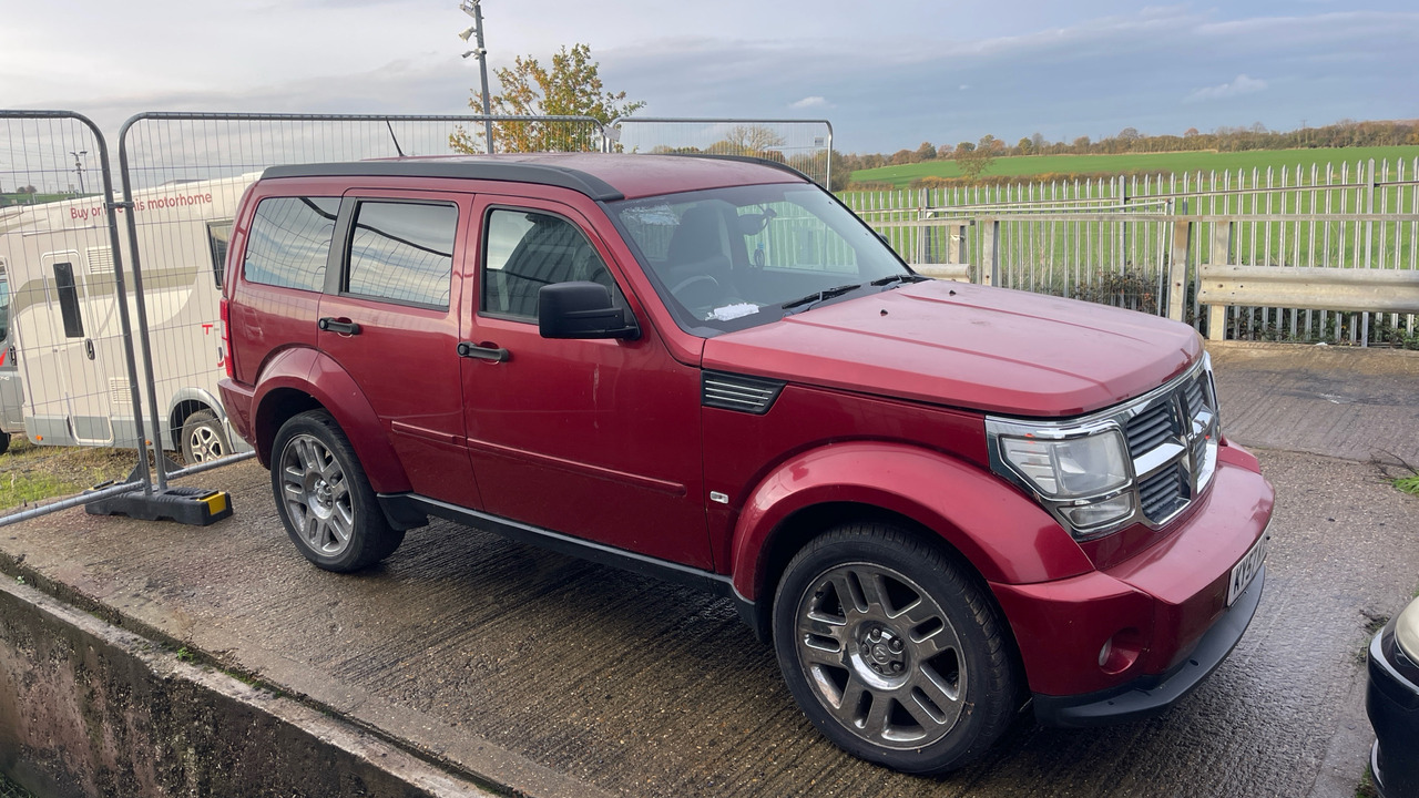 DODGE NITRO SXT - Kombi: 2 kép. DODGE NITRO SXT - Kombi: 2 kép.