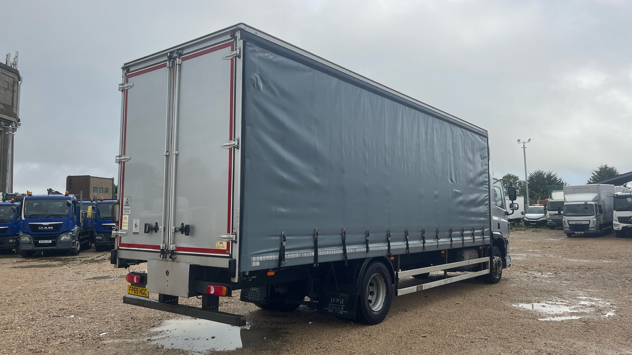 Daf CF 260 - Ponyvás teherautó: 4 kép. Daf CF 260 - Ponyvás teherautó: 4 kép.
