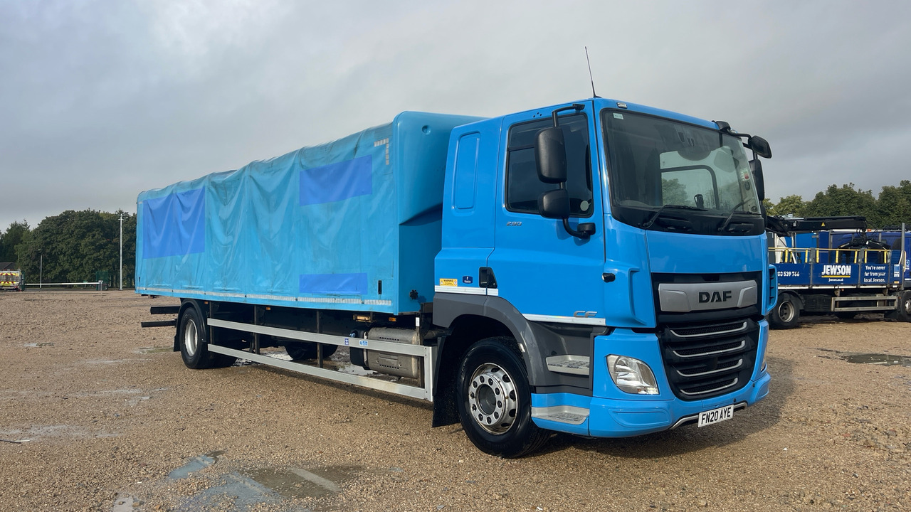 Daf CF 290 - Platós teherautó: 1 kép. Daf CF 290 - Platós teherautó: 1 kép.