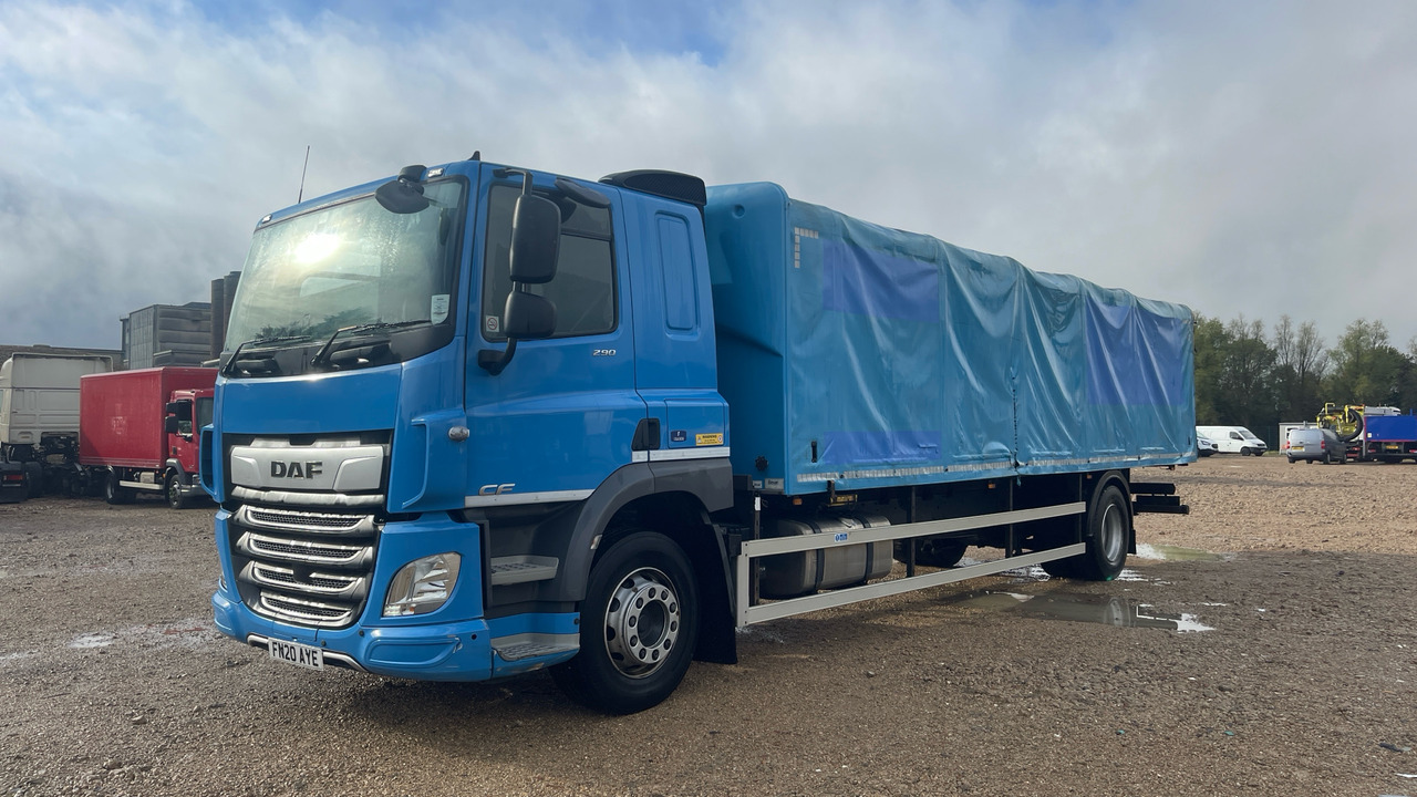Daf CF 290 - Platós teherautó: 2 kép. Daf CF 290 - Platós teherautó: 2 kép.