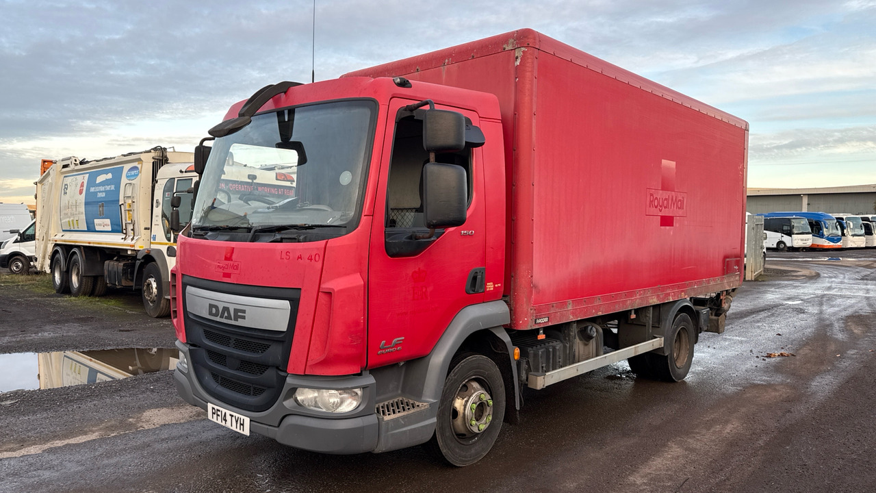 Daf LF 150 - Dobozos felépítményű teherautó: 2 kép. Daf LF 150 - Dobozos felépítményű teherautó: 2 kép.
