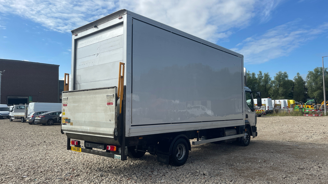Daf LF 150 - Dobozos felépítményű teherautó: 4 kép. Daf LF 150 - Dobozos felépítményű teherautó: 4 kép.