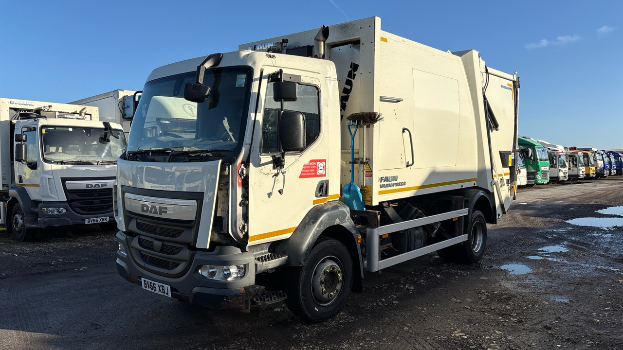 Daf LF 220 - Szemetesautó: 2 kép. Daf LF 220 - Szemetesautó: 2 kép.