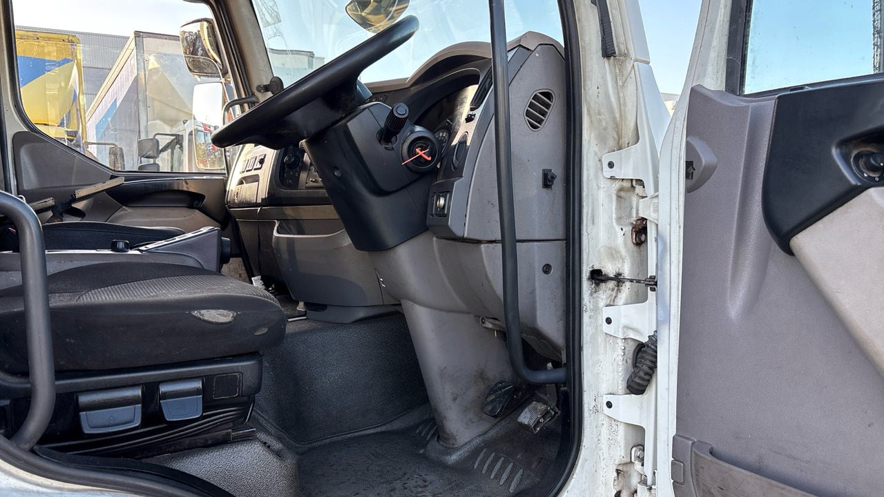 Daf LF 220 - Szemetesautó: 5 kép. Daf LF 220 - Szemetesautó: 5 kép.