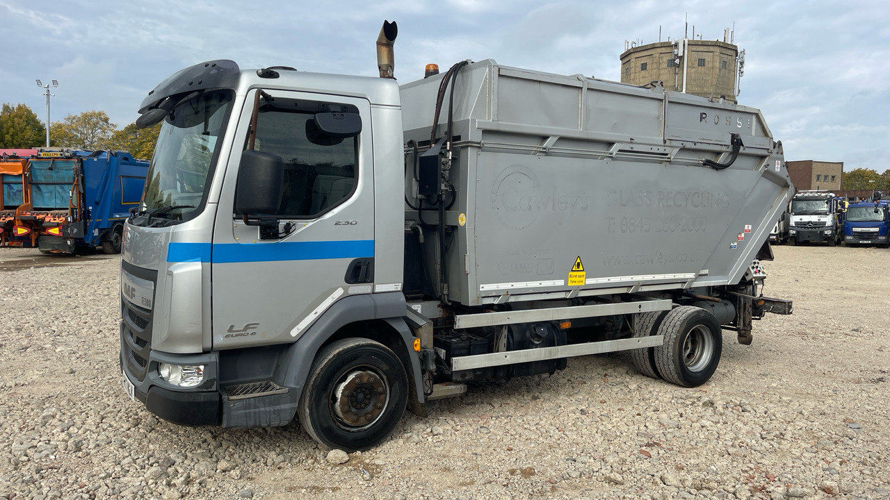 Daf LF 230 - Szemetesautó: 2 kép. Daf LF 230 - Szemetesautó: 2 kép.