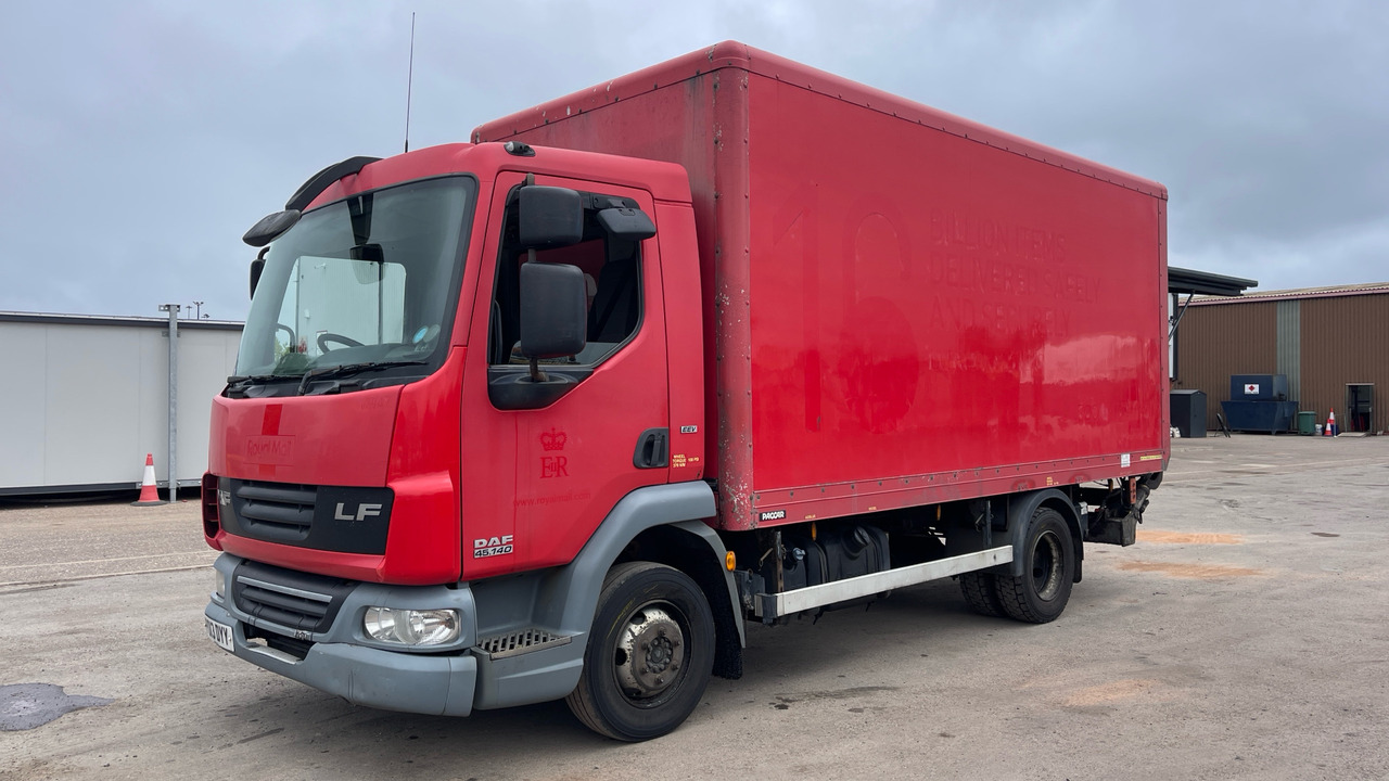 Daf LF 45.140 - Dobozos felépítményű teherautó: 2 kép. Daf LF 45.140 - Dobozos felépítményű teherautó: 2 kép.