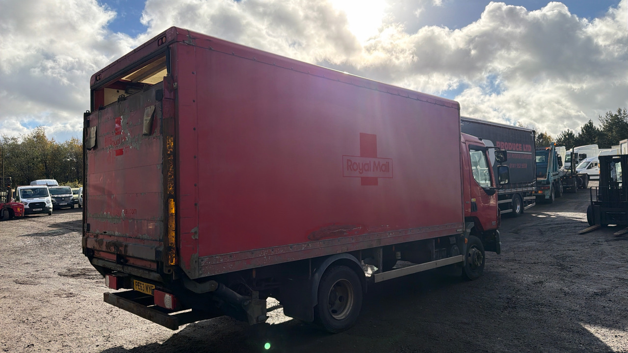 Daf LF 45.140 - Dobozos felépítményű teherautó: 4 kép. Daf LF 45.140 - Dobozos felépítményű teherautó: 4 kép.