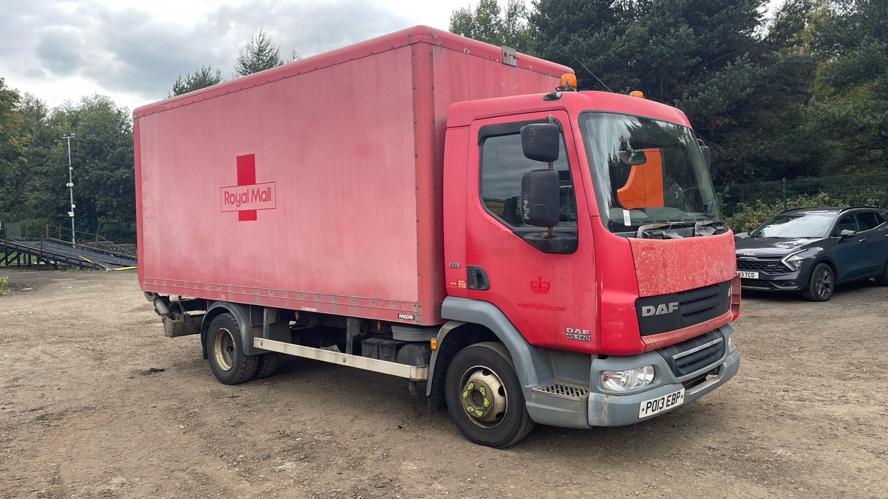 Daf LF 45.140 - Dobozos felépítményű teherautó: 1 kép. Daf LF 45.140 - Dobozos felépítményű teherautó: 1 kép.