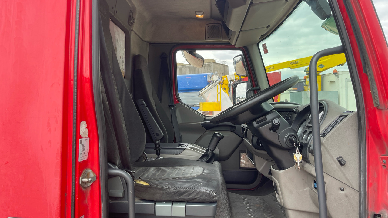 Daf LF 45.140 - Dobozos felépítményű teherautó: 5 kép. Daf LF 45.140 - Dobozos felépítményű teherautó: 5 kép.
