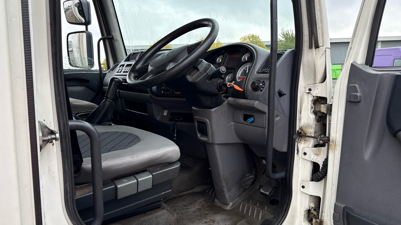 Daf LF 45.160 - Dobozos felépítményű teherautó: 5 kép. Daf LF 45.160 - Dobozos felépítményű teherautó: 5 kép.