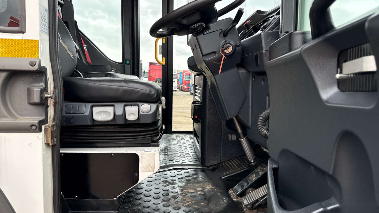 Dennis Elite 6 - Szemetesautó: 5 kép. Dennis Elite 6 - Szemetesautó: 5 kép.