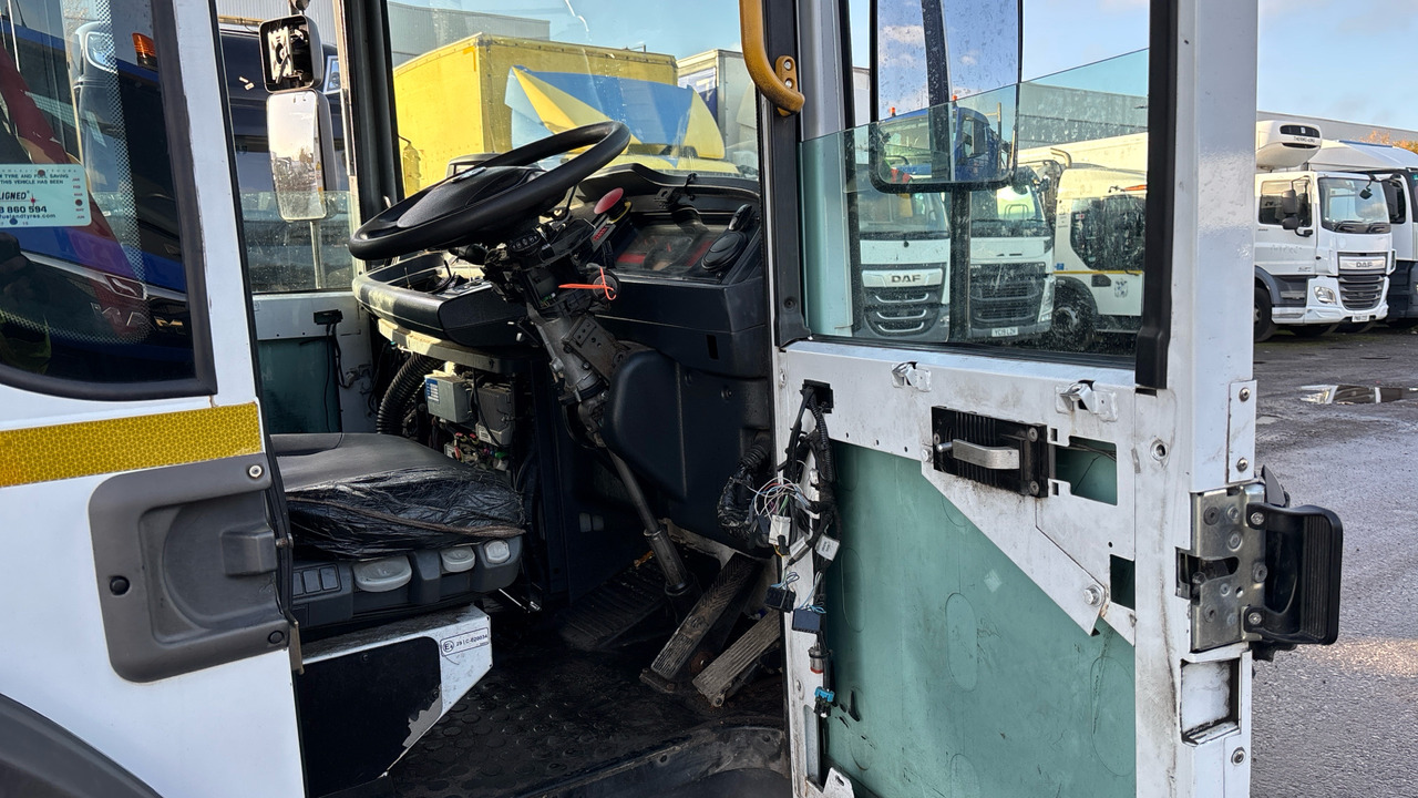 Dennis Elite 6 - Szemetesautó: 5 kép. Dennis Elite 6 - Szemetesautó: 5 kép.