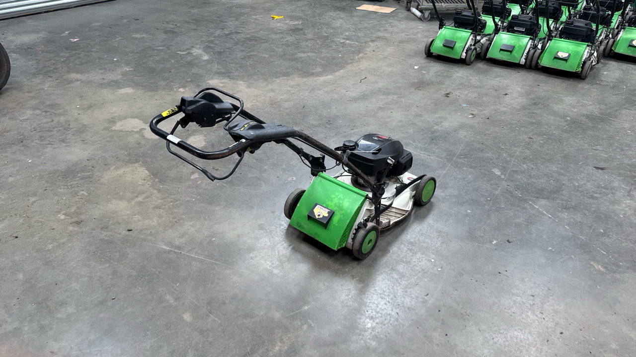 ETESIA PRO 46 PHCT - Építőipari berendezések: 3 kép. ETESIA PRO 46 PHCT - Építőipari berendezések: 3 kép.