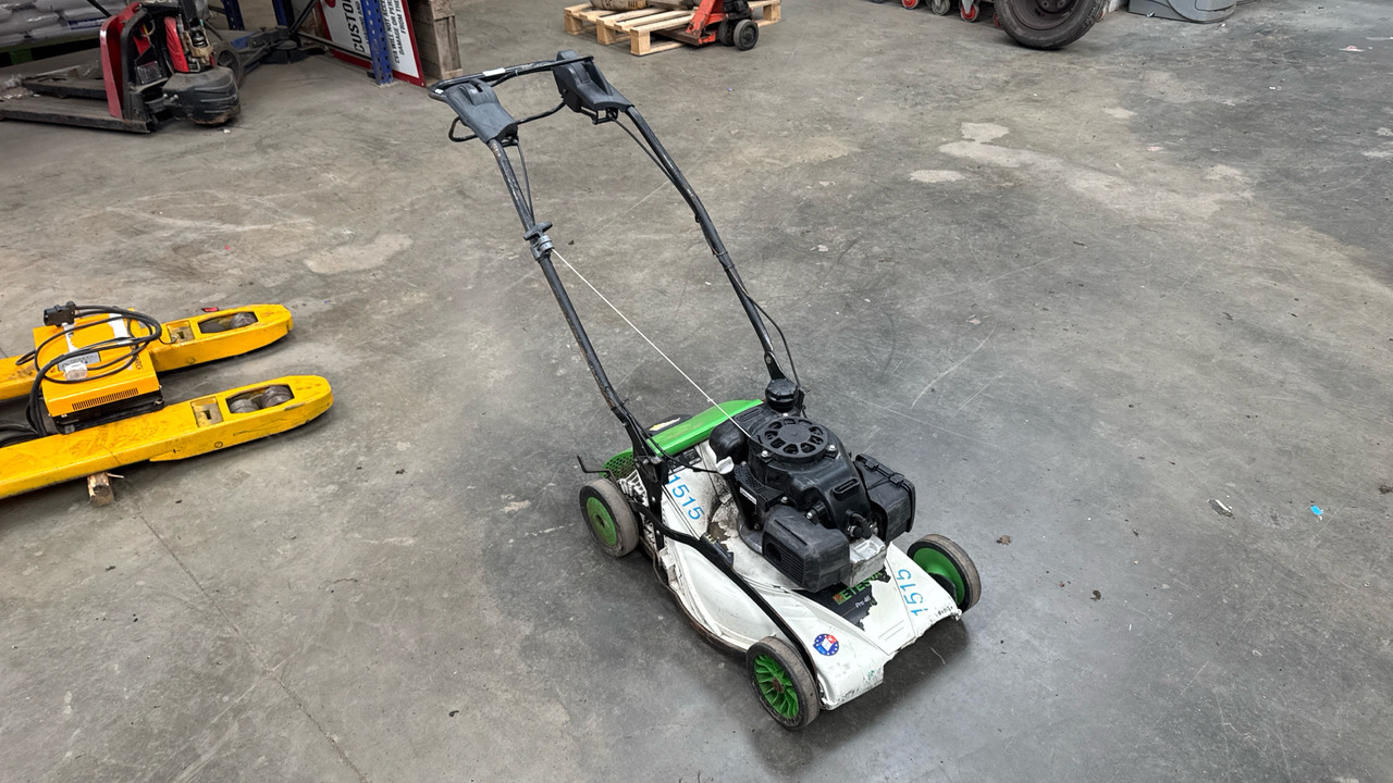ETESIA PRO 46 PHCT - Építőipari berendezések: 2 kép. ETESIA PRO 46 PHCT - Építőipari berendezések: 2 kép.