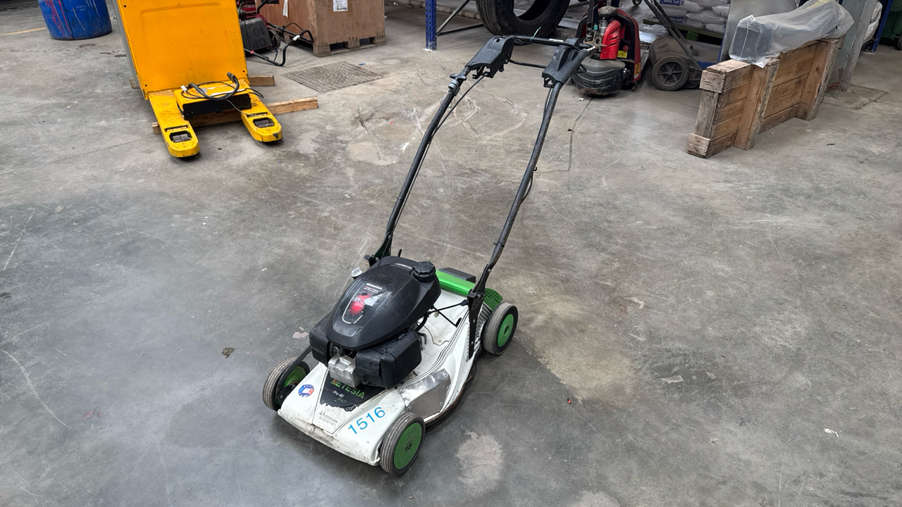 ETESIA PRO 46 PHCT - Építőipari berendezések: 1 kép. ETESIA PRO 46 PHCT - Építőipari berendezések: 1 kép.