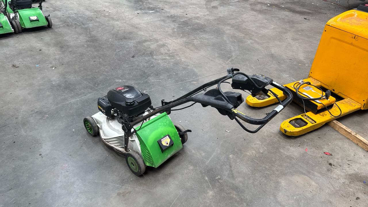 ETESIA PRO 46 PHCT - Építőipari berendezések: 4 kép. ETESIA PRO 46 PHCT - Építőipari berendezések: 4 kép.