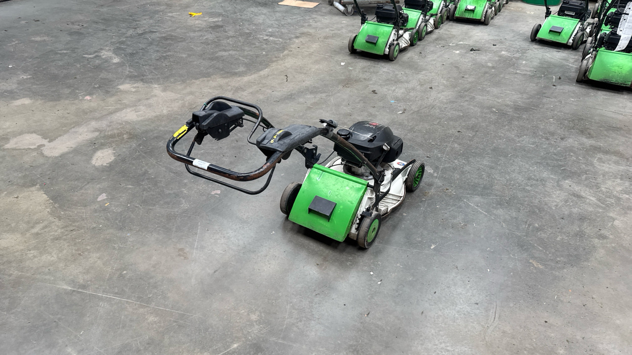 ETESIA PRO 46 PHCT - Építőipari berendezések: 3 kép. ETESIA PRO 46 PHCT - Építőipari berendezések: 3 kép.