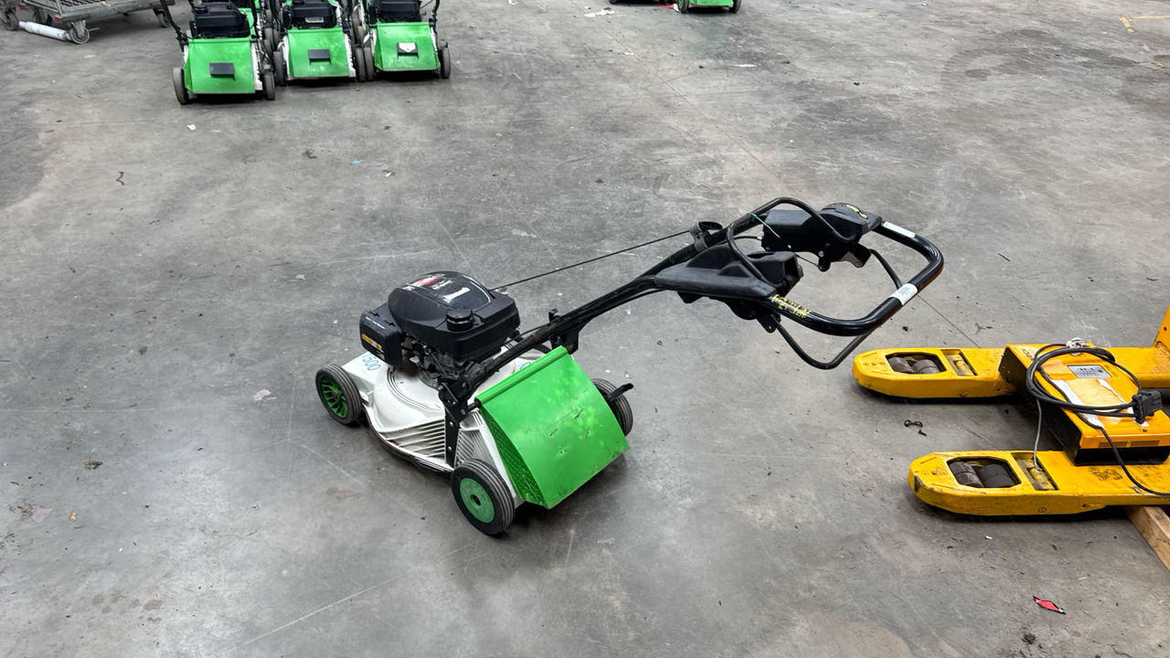 ETESIA PRO 46 PHCT - Építőipari berendezések: 4 kép. ETESIA PRO 46 PHCT - Építőipari berendezések: 4 kép.