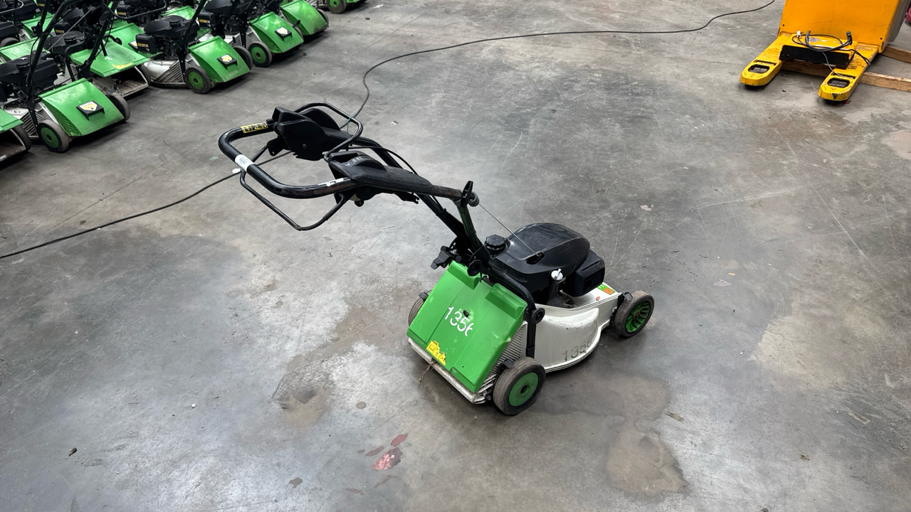ETESIA PRO 46 PHTS3 - Építőipari berendezések: 3 kép. ETESIA PRO 46 PHTS3 - Építőipari berendezések: 3 kép.