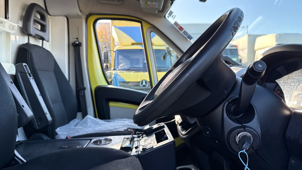 FIAT DUCATO 42 MULTIJET II - Mentőautó: 5 kép. FIAT DUCATO 42 MULTIJET II - Mentőautó: 5 kép.