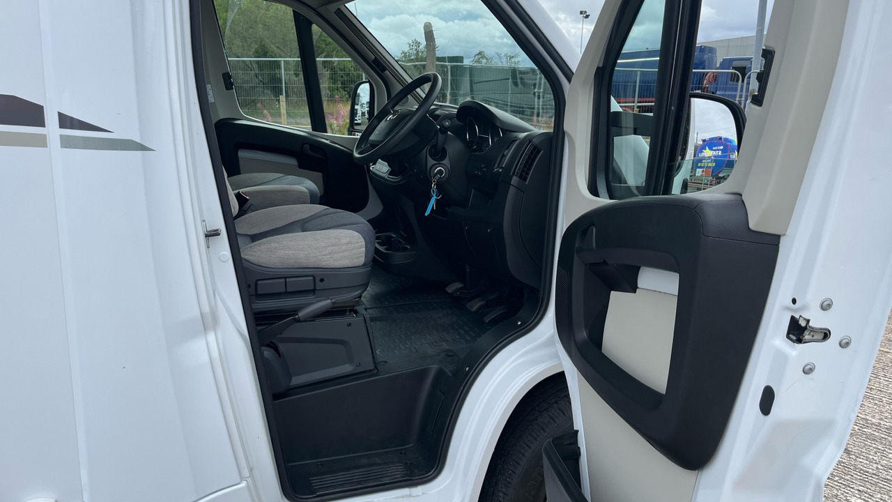 FIAT DUCATO WEINSBERG CARAHOME - Alkóvos lakóautó: 5 kép. FIAT DUCATO WEINSBERG CARAHOME - Alkóvos lakóautó: 5 kép.