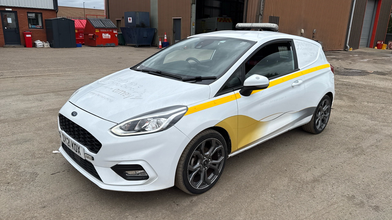 FORD FIESTA 1.0 MHEV Sport - Autó: 2 kép. FORD FIESTA 1.0 MHEV Sport - Autó: 2 kép.