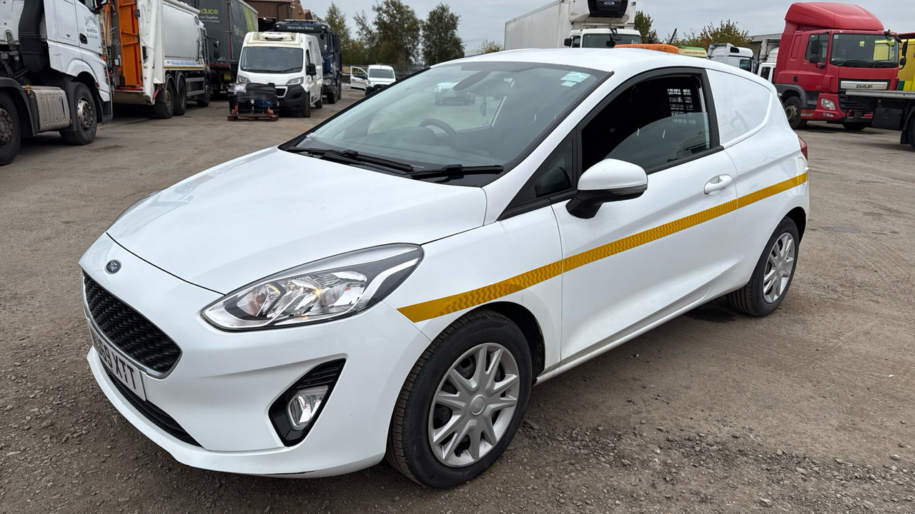 FORD FIESTA 1.5 TDCi - Autó: 2 kép. FORD FIESTA 1.5 TDCi - Autó: 2 kép.