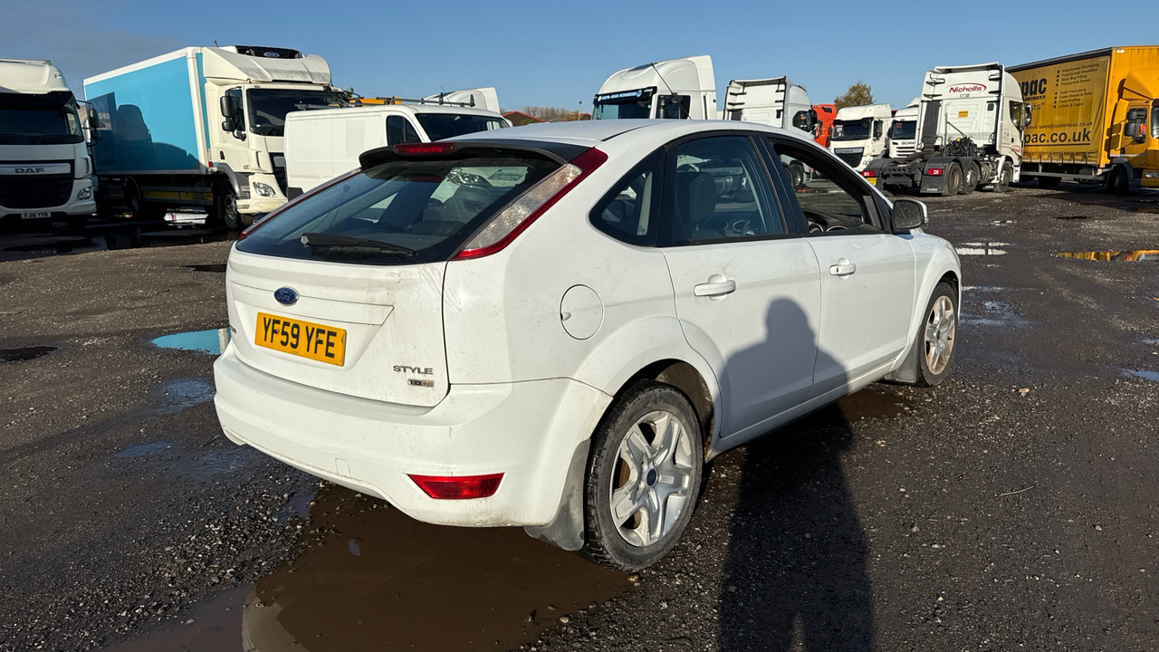 FORD FOCUS 1.6 TDCI STYLE - Hatchback: 4 kép. FORD FOCUS 1.6 TDCI STYLE - Hatchback: 4 kép.