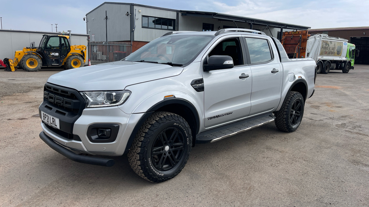FORD RANGER 2.0 ECOBLUE WILDTRAK 213 - Pickup, Duplakabinos kisteherautó: 2 kép. FORD RANGER 2.0 ECOBLUE WILDTRAK 213 - Pickup, Duplakabinos kisteherautó: 2 kép.