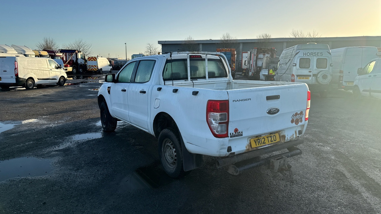 FORD RANGER XL 2.2 TDCi 150PS 4WD - Pickup, Duplakabinos kisteherautó: 5 kép. FORD RANGER XL 2.2 TDCi 150PS 4WD - Pickup, Duplakabinos kisteherautó: 5 kép.