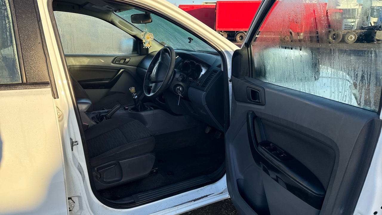 FORD RANGER XL 2.2 TDCi 150PS 4WD - Pickup, Duplakabinos kisteherautó: 4 kép. FORD RANGER XL 2.2 TDCi 150PS 4WD - Pickup, Duplakabinos kisteherautó: 4 kép.