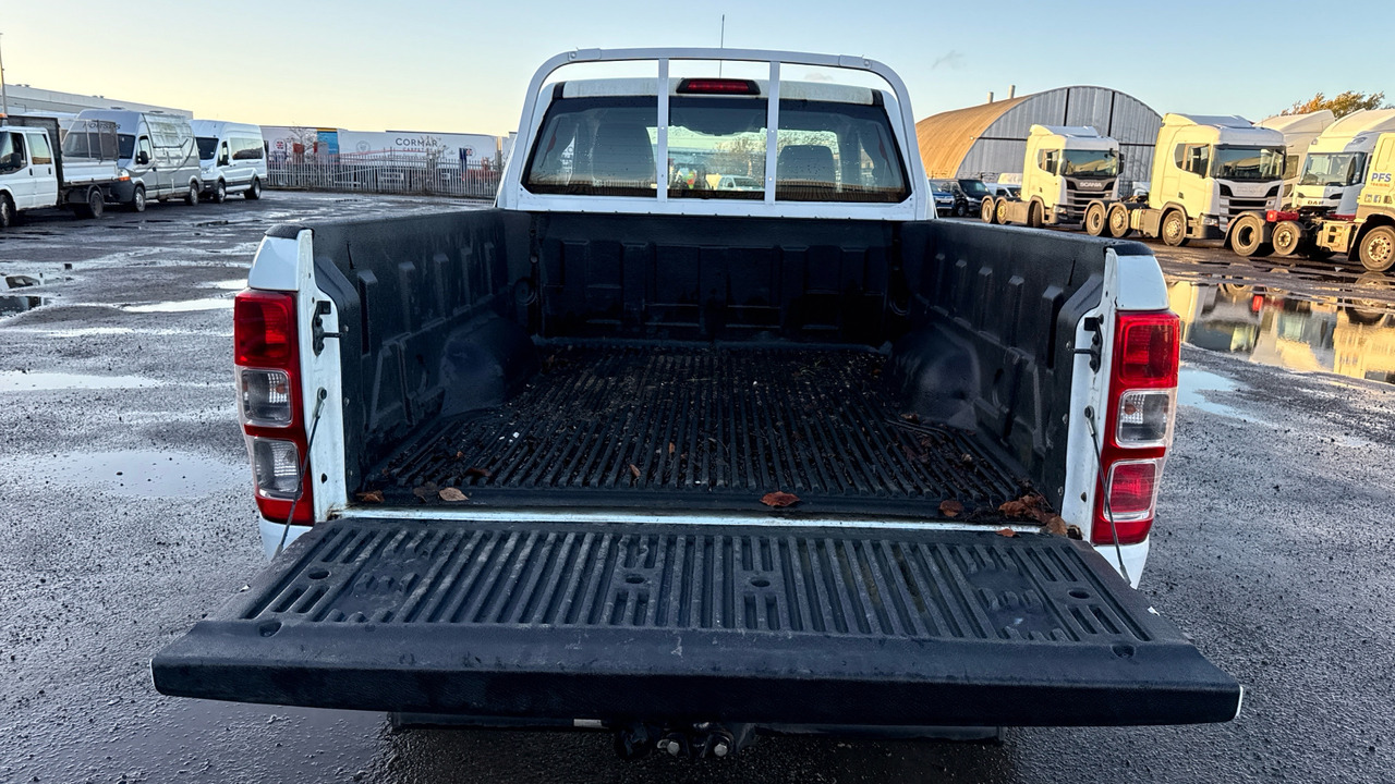 Pickup, Duplakabinos kisteherautó FORD RANGER  XL 2.2 TDCi 150ps: 21 kép.