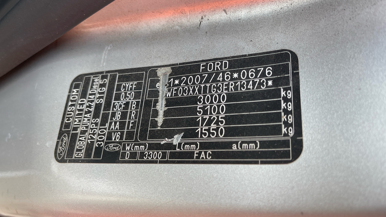 Minibusz, Kisbusz FORD TOURNEO CUSTOM 300 2.2 TDCi 125PS: 11 kép.