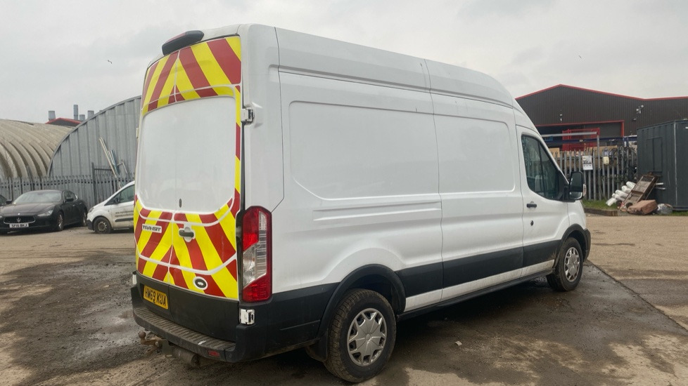 FORD TRANSIT 2.0 EcoBlue 130ps H3 Trend Van - Furgon: 4 kép. FORD TRANSIT 2.0 EcoBlue 130ps H3 Trend Van - Furgon: 4 kép.