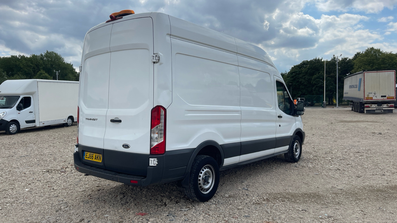 FORD TRANSIT 350 2.0 TDCI 105PS - Furgon: 4 kép. FORD TRANSIT 350 2.0 TDCI 105PS - Furgon: 4 kép.