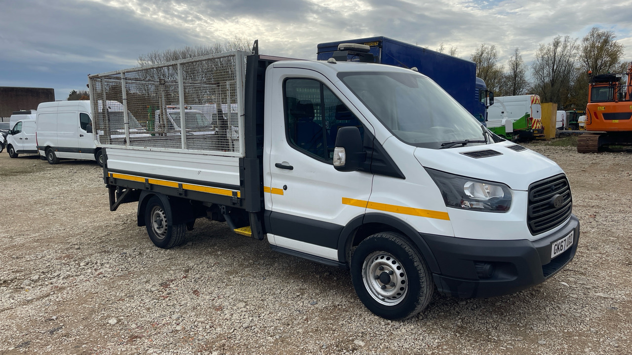 FORD TRANSIT 350 2.0 TDCI 130PS - Platós kisteherautó: 1 kép. FORD TRANSIT 350 2.0 TDCI 130PS - Platós kisteherautó: 1 kép.