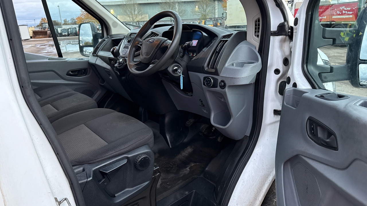 FORD TRANSIT 350 2.0 TDCI 130PS - Ponyvás kisteherautó: 5 kép. FORD TRANSIT 350 2.0 TDCI 130PS - Ponyvás kisteherautó: 5 kép.