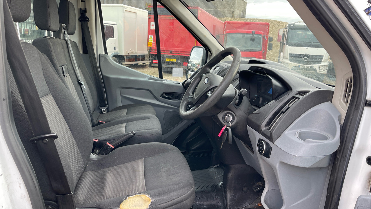 FORD TRANSIT 350 2.0 TDCI 130PS - Platós kisteherautó: 5 kép. FORD TRANSIT 350 2.0 TDCI 130PS - Platós kisteherautó: 5 kép.