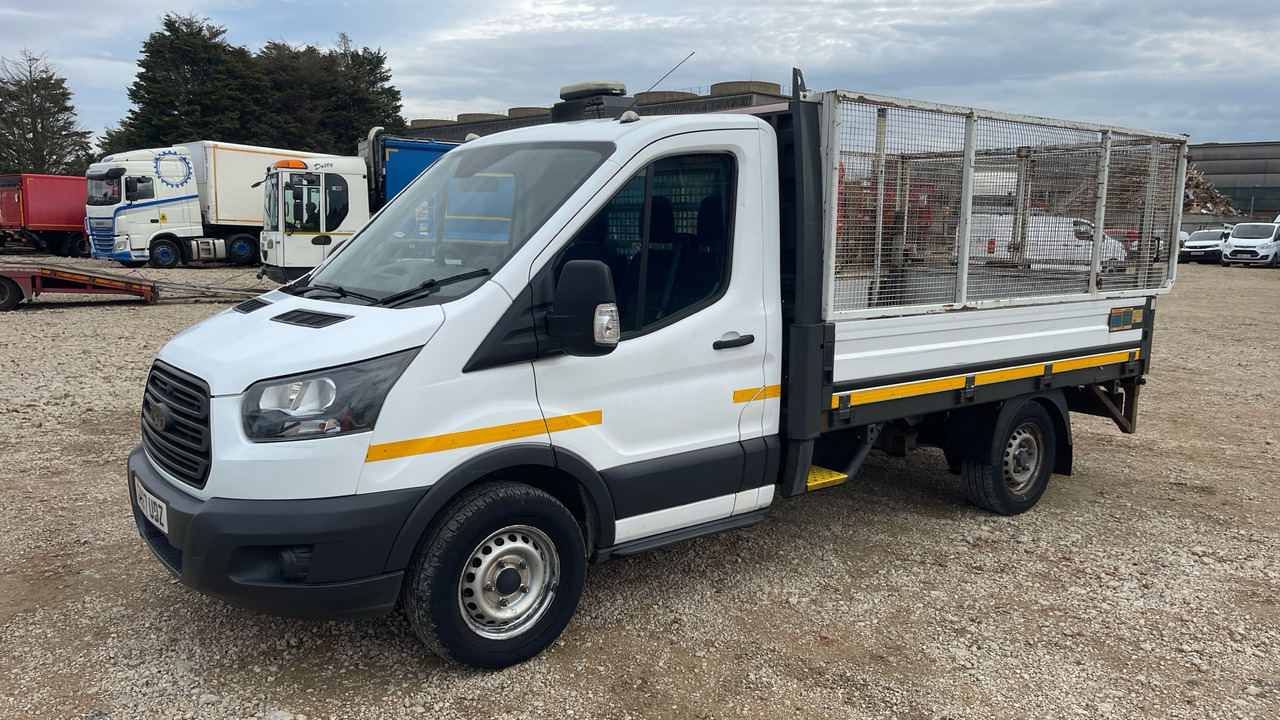 FORD TRANSIT 350 2.0 TDCI 130PS - Platós kisteherautó: 2 kép. FORD TRANSIT 350 2.0 TDCI 130PS - Platós kisteherautó: 2 kép.