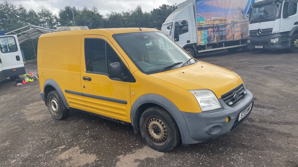 FORD TRANSIT CONNECT T200 1.8 TDCI 75PS - Kis furgon: 5 kép. FORD TRANSIT CONNECT T200 1.8 TDCI 75PS - Kis furgon: 5 kép.