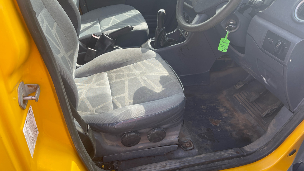 FORD TRANSIT CONNECT T200 1.8 TDCi 75ps - Kis furgon: 5 kép. FORD TRANSIT CONNECT T200 1.8 TDCi 75ps - Kis furgon: 5 kép.