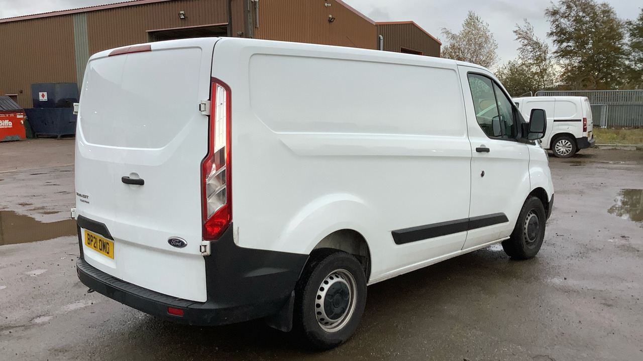 FORD TRANSIT CUSTOM 300 LEADER 2.0 105ps - Kis furgon: 4 kép. FORD TRANSIT CUSTOM 300 LEADER 2.0 105ps - Kis furgon: 4 kép.