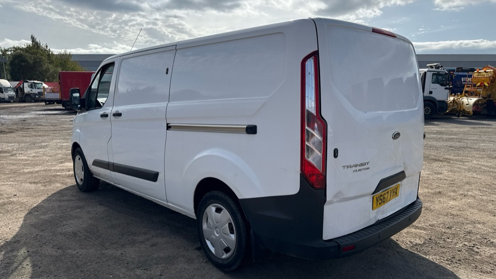FORD TRANSIT CUSTOM 340 2.0 TDCI 130PS - Kis furgon: 3 kép. FORD TRANSIT CUSTOM 340 2.0 TDCI 130PS - Kis furgon: 3 kép.