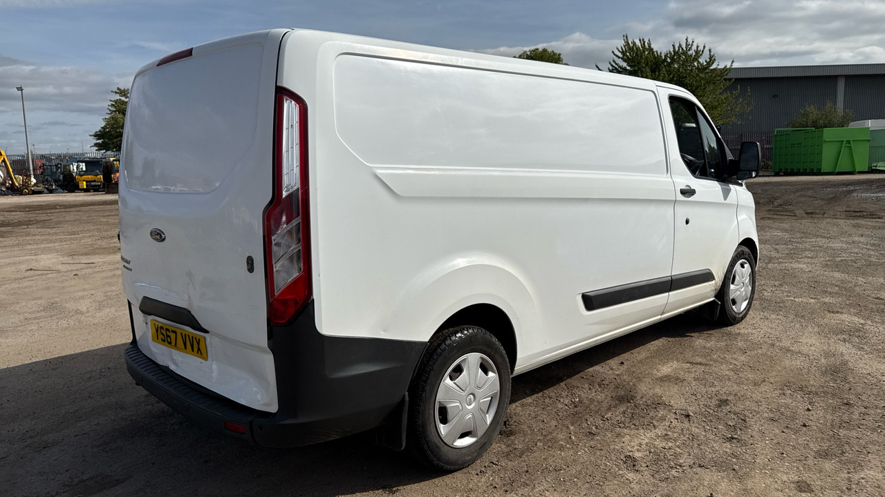 FORD TRANSIT CUSTOM 340 2.0 TDCi 130PS - Kis furgon: 4 kép. FORD TRANSIT CUSTOM 340 2.0 TDCi 130PS - Kis furgon: 4 kép.