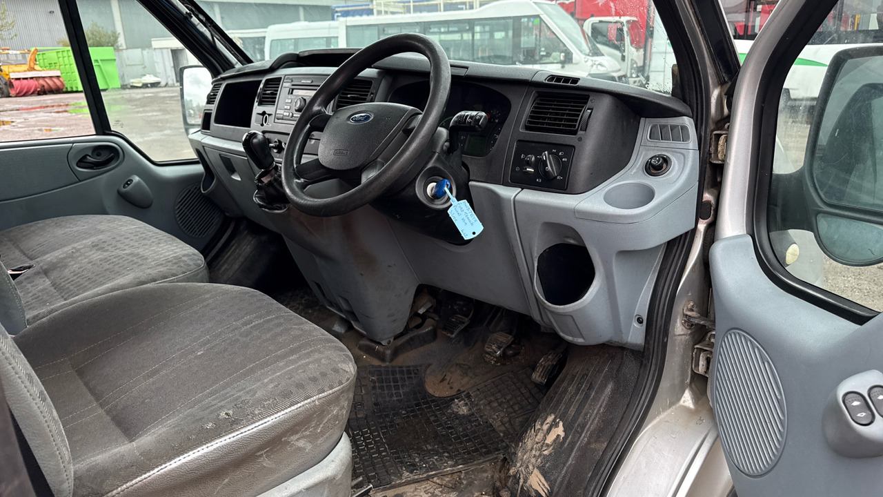 FORD TRANSIT T260 2.2 130PS - Furgon: 5 kép. FORD TRANSIT T260 2.2 130PS - Furgon: 5 kép.