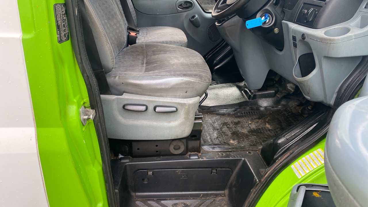FORD TRANSIT T300 TDCi 125ps - Kis furgon: 5 kép. FORD TRANSIT T300 TDCi 125ps - Kis furgon: 5 kép.