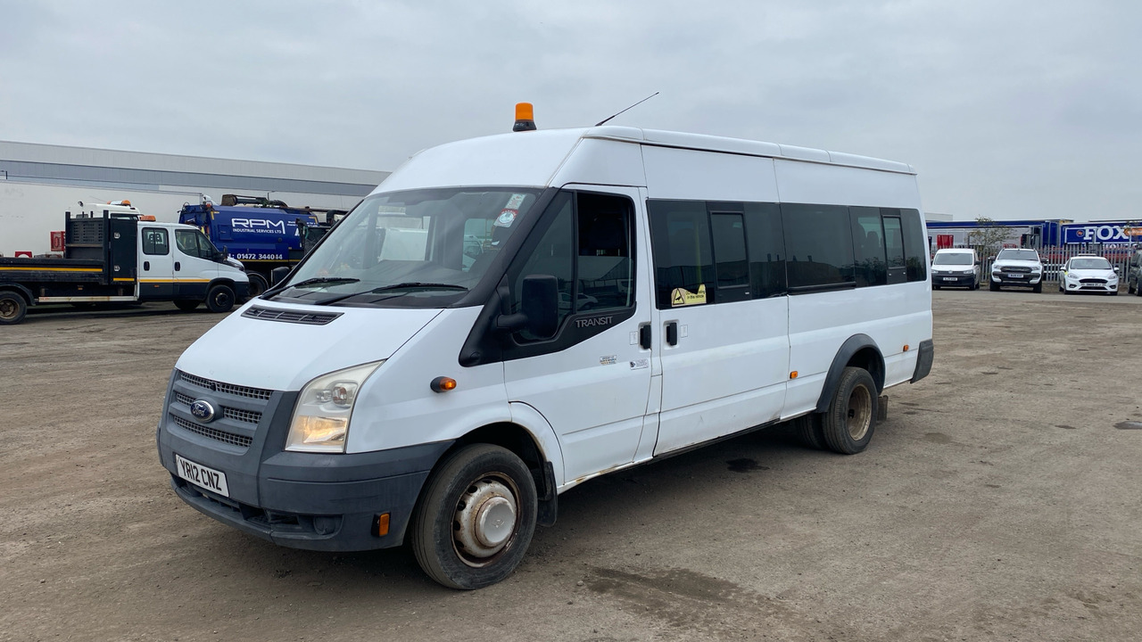 FORD TRANSIT T430 2.2 TDCI 135PS - Minibusz, Kisbusz: 2 kép. FORD TRANSIT T430 2.2 TDCI 135PS - Minibusz, Kisbusz: 2 kép.